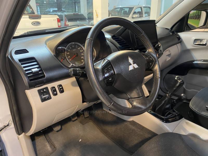 MITSUBISHI - L200 TRITON 3.2 GLS 4X4 CD 16V TURBO INTERCOLER DIESEL 4P MANUAL - 2012/2013 - Cinza - R$ 115.900,00