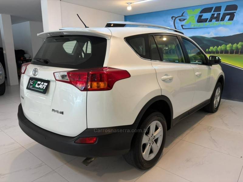 TOYOTA - RAV4 2.0 4X2 16V GASOLINA 4P AUTOMÁTICO - 2014/2014 - Branca - R$ 79.900,00