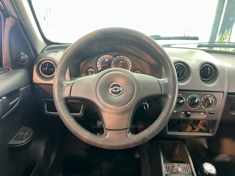 CHEVROLET - CELTA 1.0 MPFI SPIRIT 8V FLEX 4P MANUAL - 2009/2010 - Preta - R$ 21.900,00