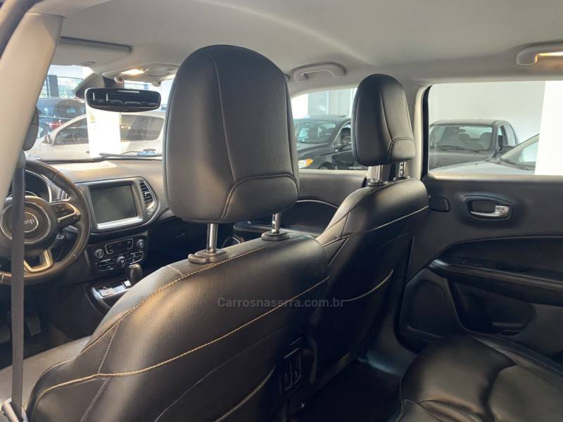 JEEP - COMPASS 2.0 16V FLEX LONGITUDE AUTOMÁTICO - 2017/2017 - Preta - R$ 93.900,00