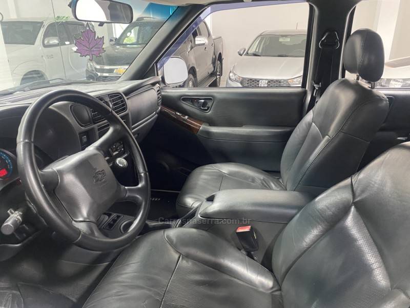 CHEVROLET - S10 2.4 MPFI EXECUTIVE 4X2 CD 8V FLEX 4P MANUAL - 2011/2011 - Branca - R$ 68.900,00