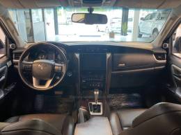 TOYOTA - HILUX SW4 2.8 SRX 4X4 16V TURBO INTERCOOLER DIESEL 4P AUTOMÁTICO - 2016/2016 - Prata - R$ 208.900,00