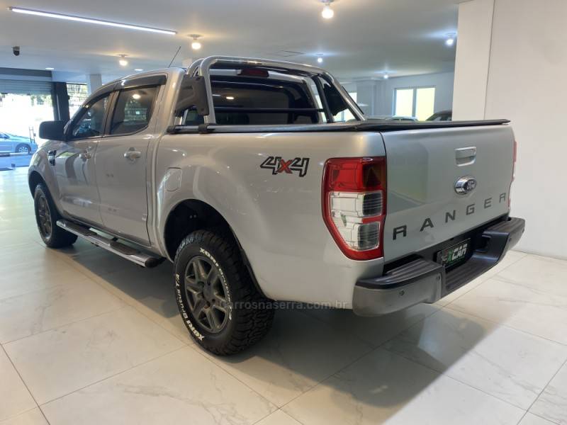 FORD - RANGER 2.2 XLS 4X4 CD 16V DIESEL 4P AUTOMÁTICO - 2019/2019 - Prata - R$ 132.900,00