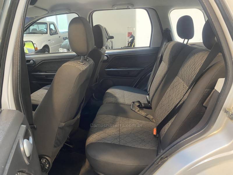FORD - ECOSPORT 1.6 FREESTYLE 16V FLEX 4P MANUAL - 2011/2012 - Prata - R$ 44.900,00