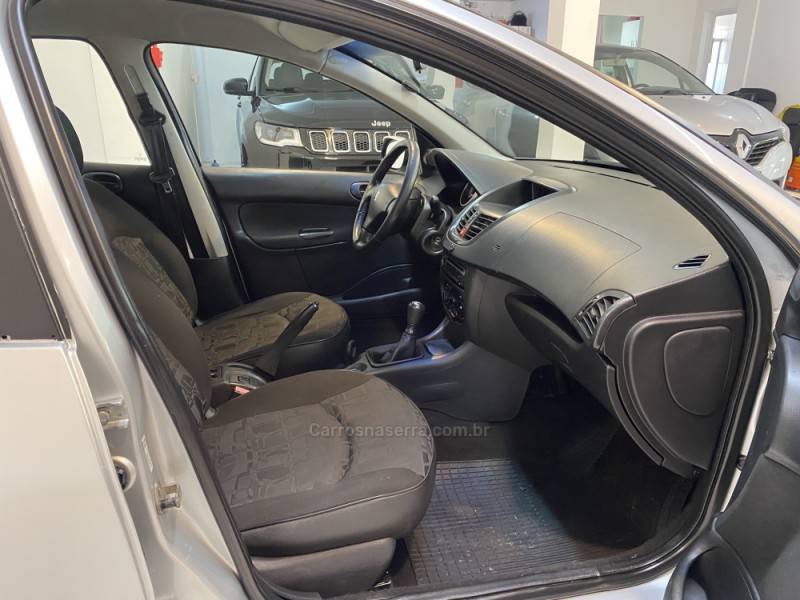 PEUGEOT - 207 1.4 XR SPORT 8V FLEX 4P MANUAL - 2009/2010 - Prata - R$ 20.900,00