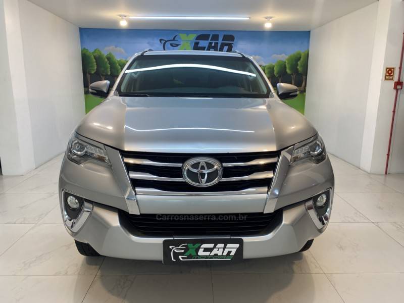 TOYOTA - HILUX SW4 2.8 SRX 4X4 16V TURBO INTERCOOLER DIESEL 4P AUTOMÁTICO - 2016/2016 - Prata - R$ 208.900,00