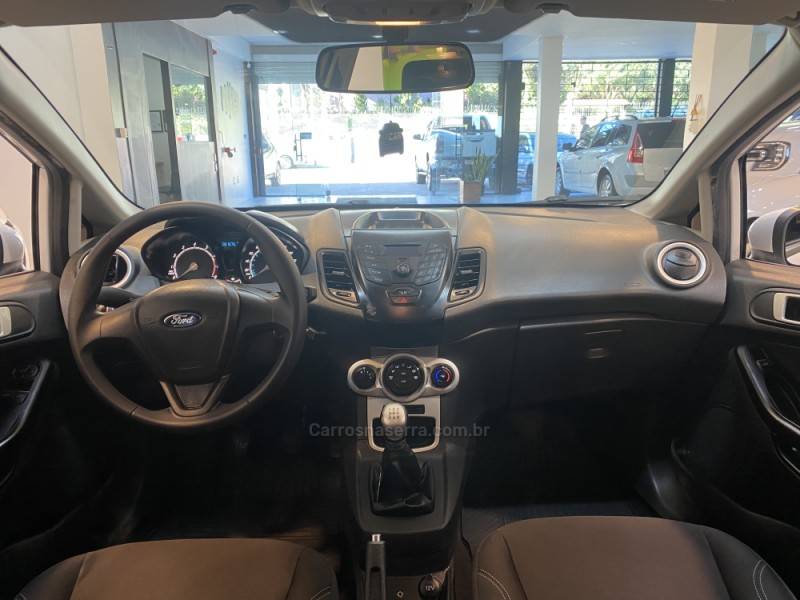 FORD - FIESTA 1.6 SE HATCH 16V FLEX 4P MANUAL - 2016/2017 - Branca - R$ 56.900,00
