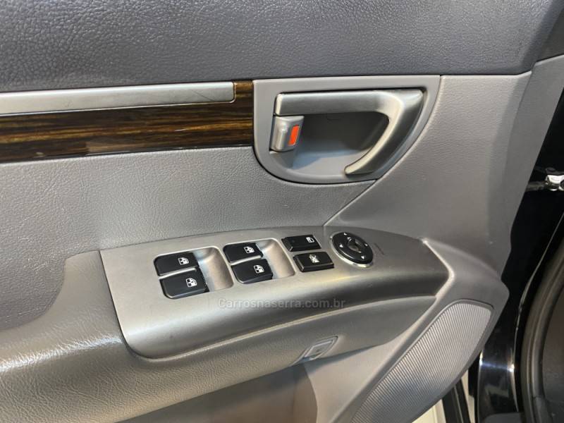 HYUNDAI - SANTA FÉ 2.4 MPI 2WD 16V GASOLINA 4P AUTOMÁTICO - 2011/2012 - Preta - R$ 55.900,00