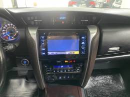 TOYOTA - HILUX SW4 2.8 SRX 4X4 7 LUGARES 16V TURBO INTERCOOLER DIESEL 4P AUTOMÁTICO - 2016/2016 - Preta - R$ 204.900,00