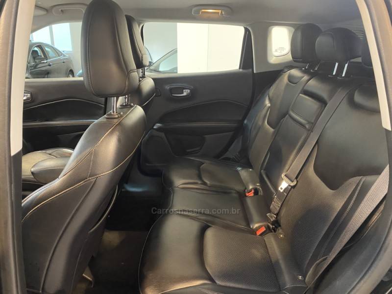 JEEP - COMPASS 2.0 16V FLEX LONGITUDE AUTOMÁTICO - 2017/2017 - Preta - R$ 93.900,00