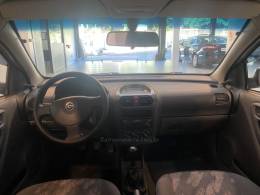 CHEVROLET - CORSA 1.0 MPFI 8V GASOLINA 4P MANUAL - 2003/2004 - Vermelha - R$ 24.900,00