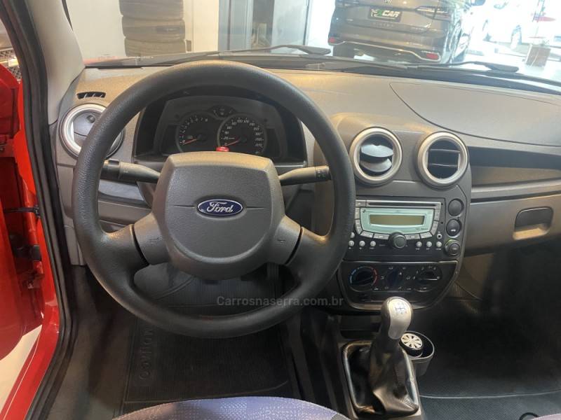 FORD - KA 1.0 MPI CLASS 8V FLEX 2P MANUAL - 2013/2013 - Vermelha - R$ 33.900,00