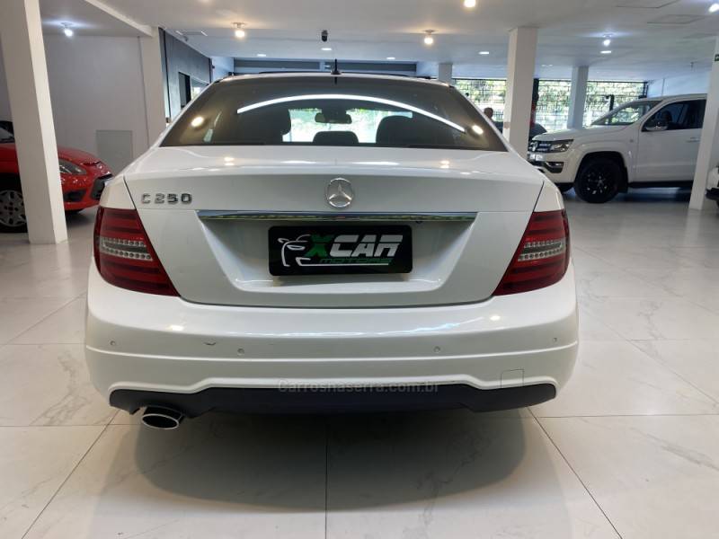 MERCEDES-BENZ - C 250 1.8 CGI SPORT 16V GASOLINA 4P AUTOMÁTICO - 2014/2014 - Branca - R$ 105.900,00