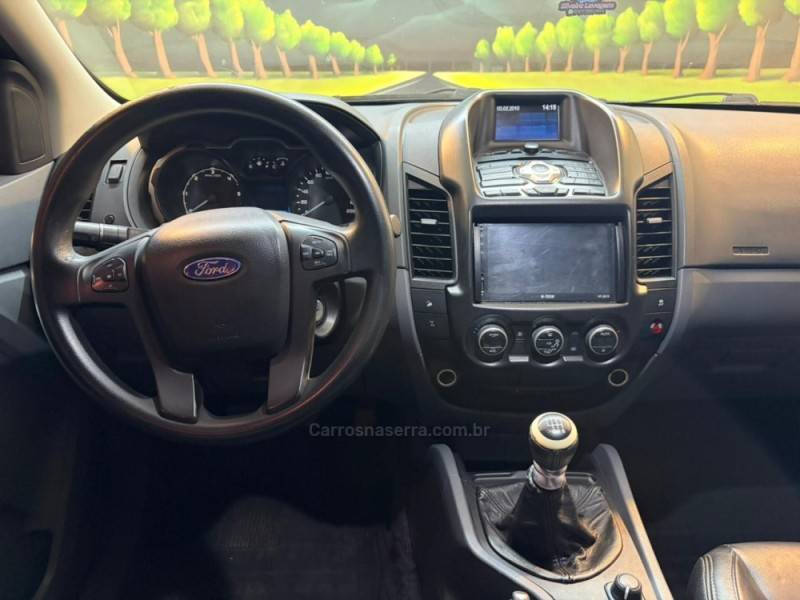 FORD - RANGER 2.2 XLS 4X4 CD 16V DIESEL 4P AUTOMÁTICO - 2014/2014 - Prata - R$ 104.900,00