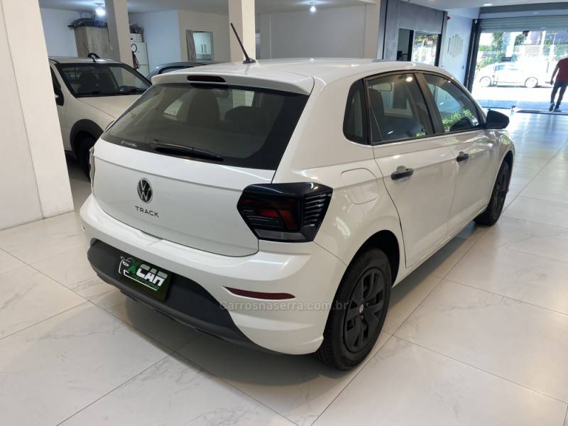VOLKSWAGEN - POLO 1.0 MPI TRACK 4P MANUAL - 2023/2024 - Branca - R$ 72.900,00