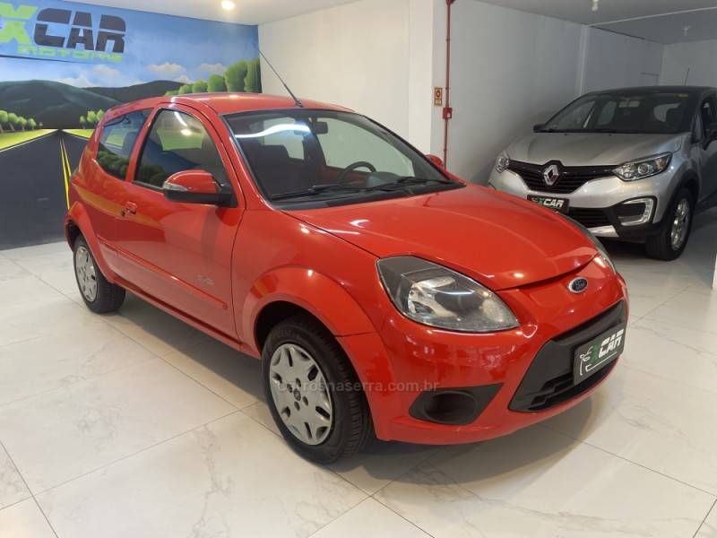 FORD - KA 1.0 MPI CLASS 8V FLEX 2P MANUAL - 2013/2013 - Vermelha - R$ 33.900,00