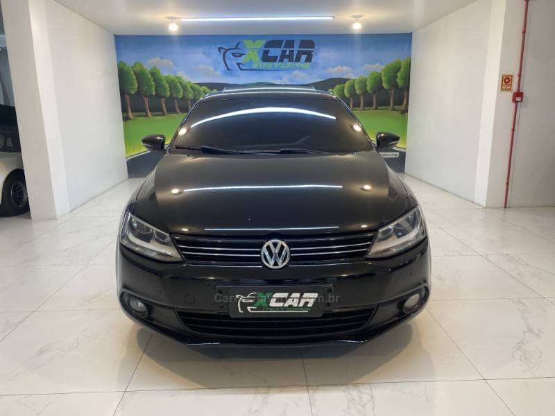 VOLKSWAGEN - JETTA 2.0 COMFORTLINE FLEX 4P TIPTRONIC - 2011/2012 - Preta - R$ 59.900,00