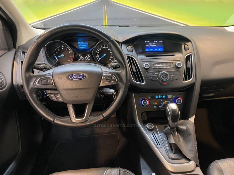 FORD - FOCUS 2.0 SE PLUS 16V FLEX 4P AUTOMÁTICO - 2015/2016 - Branca - R$ 64.900,00