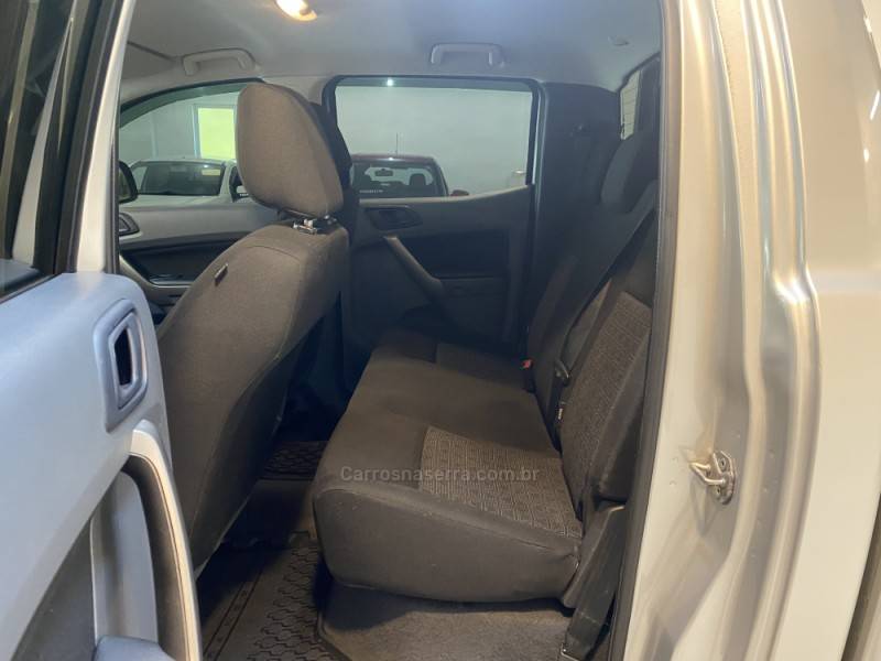 FORD - RANGER 2.2 XLS 4X4 CD 16V DIESEL 4P AUTOMÁTICO - 2019/2019 - Prata - R$ 132.900,00