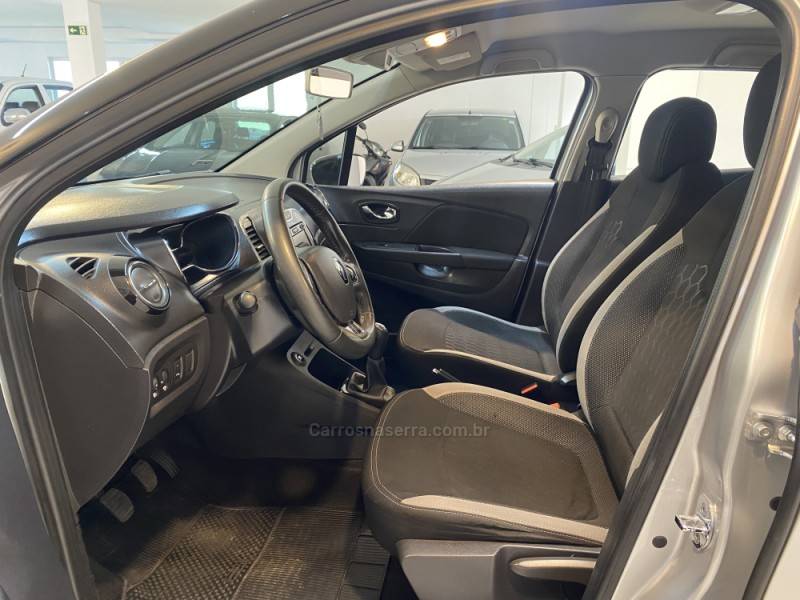 RENAULT - CAPTUR 1.6 16V SCE FLEX ZEN MANUAL - 2019/2019 - Prata - R$ 74.900,00