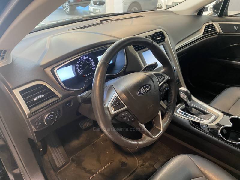 FORD - FUSION 2.5 16V FLEX 4P AUTOMÁTICO - 2014/2015 - Preta - R$ 75.900,00