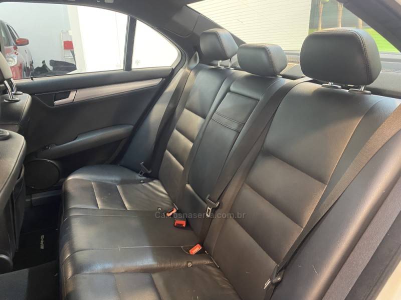 MERCEDES-BENZ - C 250 1.8 CGI SPORT 16V GASOLINA 4P AUTOMÁTICO - 2014/2014 - Branca - R$ 105.900,00