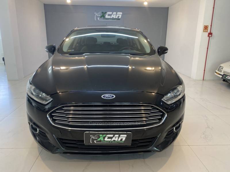 FORD - FUSION 2.5 16V FLEX 4P AUTOMÁTICO - 2014/2015 - Preta - R$ 75.900,00