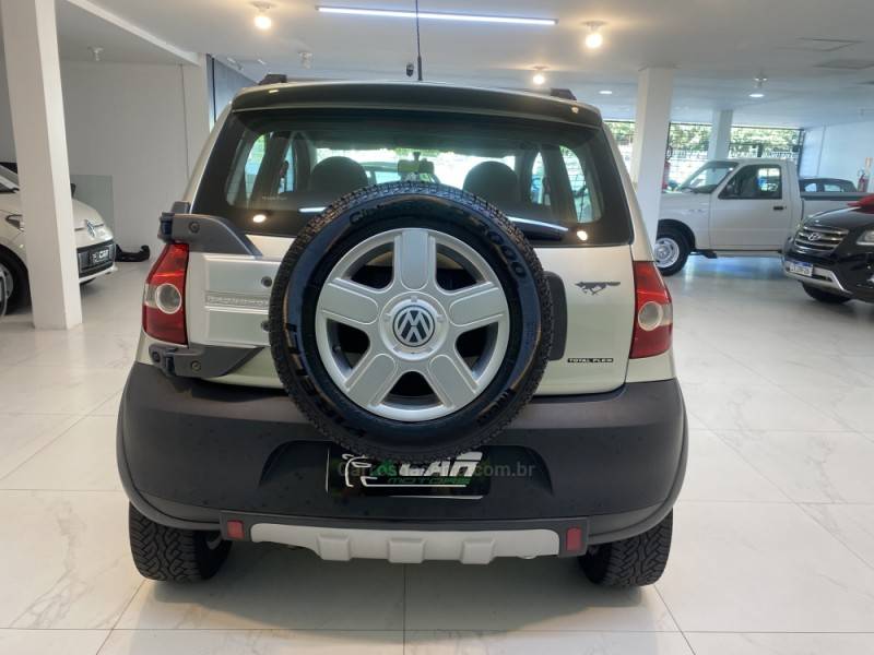 VOLKSWAGEN - CROSSFOX 1.6 MI FLEX 8V 4P MANUAL - 2008/2009 - Bege - R$ 35.900,00