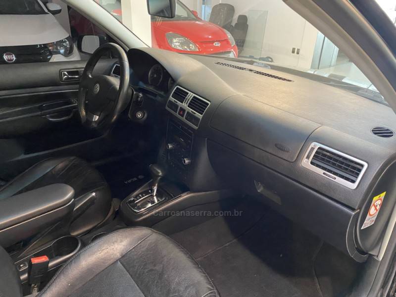 VOLKSWAGEN - BORA 2.0 MI COMFORTLINE 8V 4P AUTOMÁTICO - 2008/2009 - Preta - R$ 39.900,00