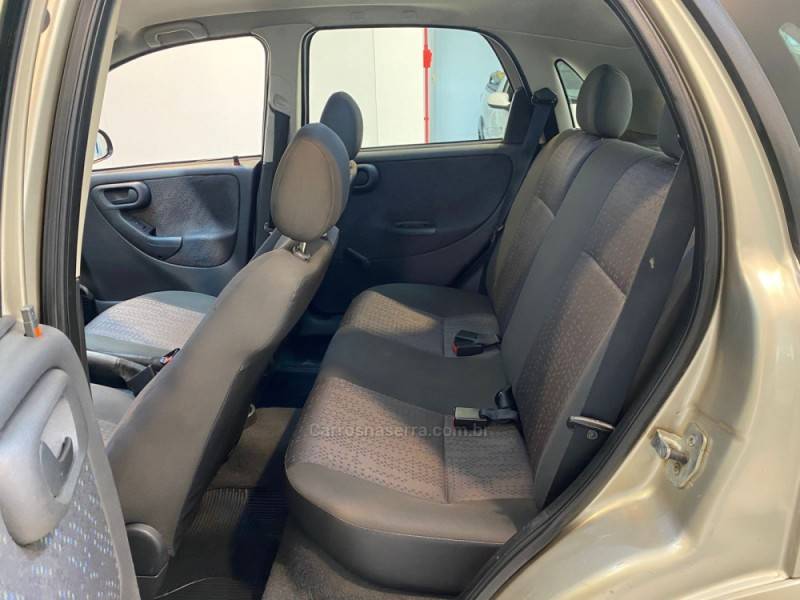 CHEVROLET - CORSA 1.4 MPFI MAXX 8V FLEX 4P MANUAL - 2012/2012 - Bege - R$ 35.900,00