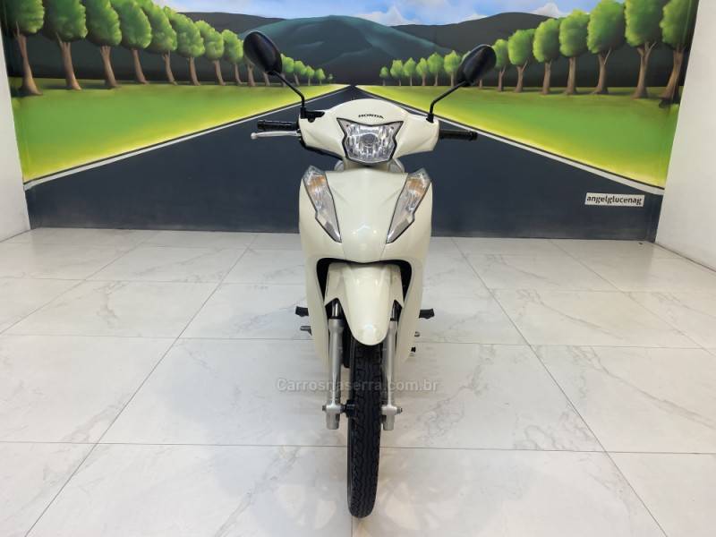 HONDA - BIZ 125 EX - 2021/2021 - Branca - R$ 16.900,00