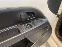 VOLKSWAGEN - UP 1.0 MPI MOVE UP 12V FLEX 2P MANUAL - 2015/2016 - Branca - R$ 42.900,00