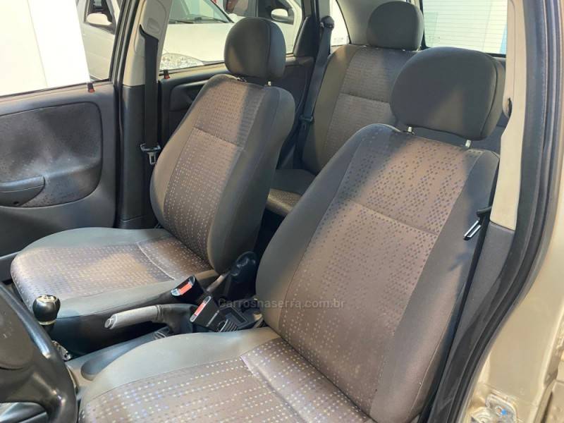 CHEVROLET - CORSA 1.4 MPFI MAXX 8V FLEX 4P MANUAL - 2012/2012 - Bege - R$ 35.900,00