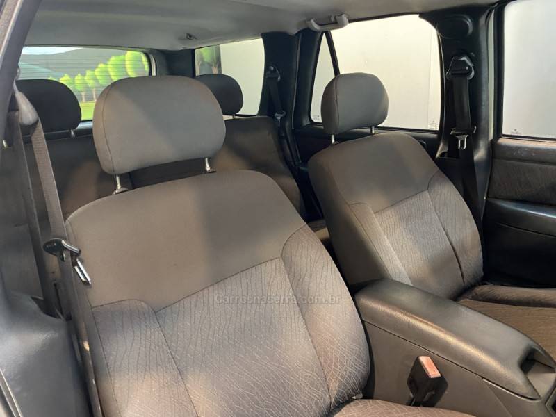 CHEVROLET - BLAZER 2.4 MPFI ADVANTAGE 4X2 8V GASOLINA 4P MANUAL - 2011/2011 - Branca - R$ 45.900,00