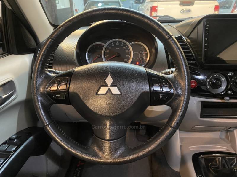 MITSUBISHI - L200 TRITON 3.2 GL 4X4 CD 16V TURBO INTERCOLER DIESEL 4P MANUAL - 2012/2013 - Prata - R$ 99.900,00