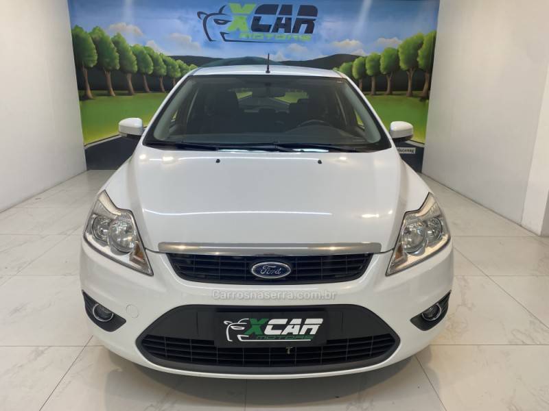 FORD - FOCUS 1.6 GLX 16V FLEX 4P MANUAL - 2012/2013 - Branca - R$ 48.900,00