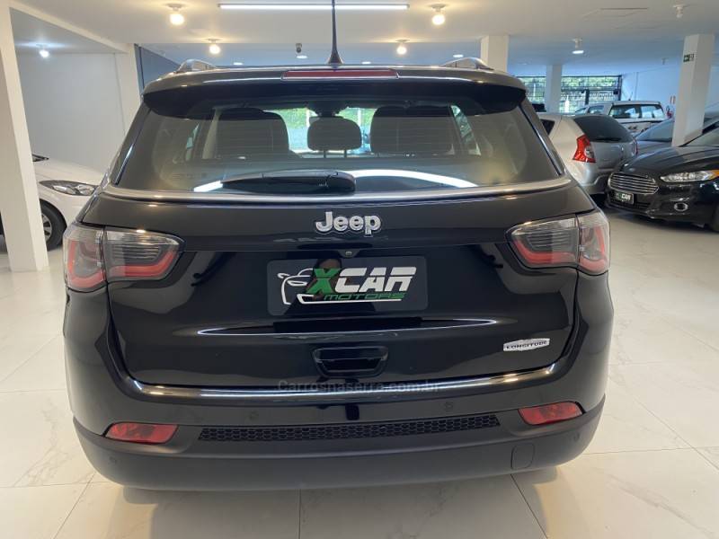 JEEP - COMPASS 2.0 16V FLEX LONGITUDE AUTOMÁTICO - 2017/2017 - Preta - R$ 93.900,00