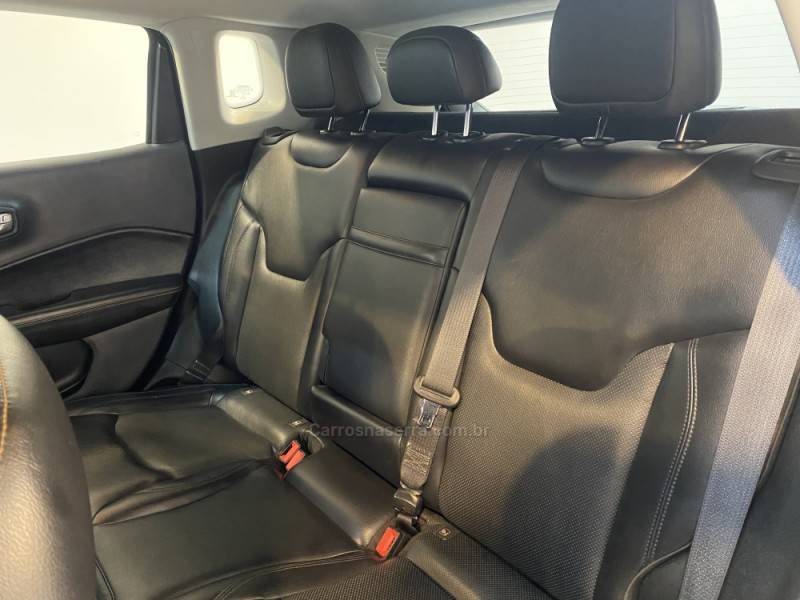 JEEP - COMPASS 2.0 16V FLEX LONGITUDE AUTOMÁTICO - 2017/2017 - Preta - R$ 93.900,00