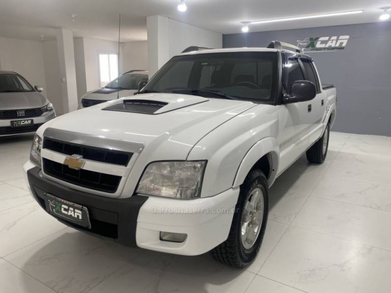 CHEVROLET - S10 2.4 MPFI EXECUTIVE 4X2 CD 8V FLEX 4P MANUAL - 2011/2011 - Branca - R$ 68.900,00