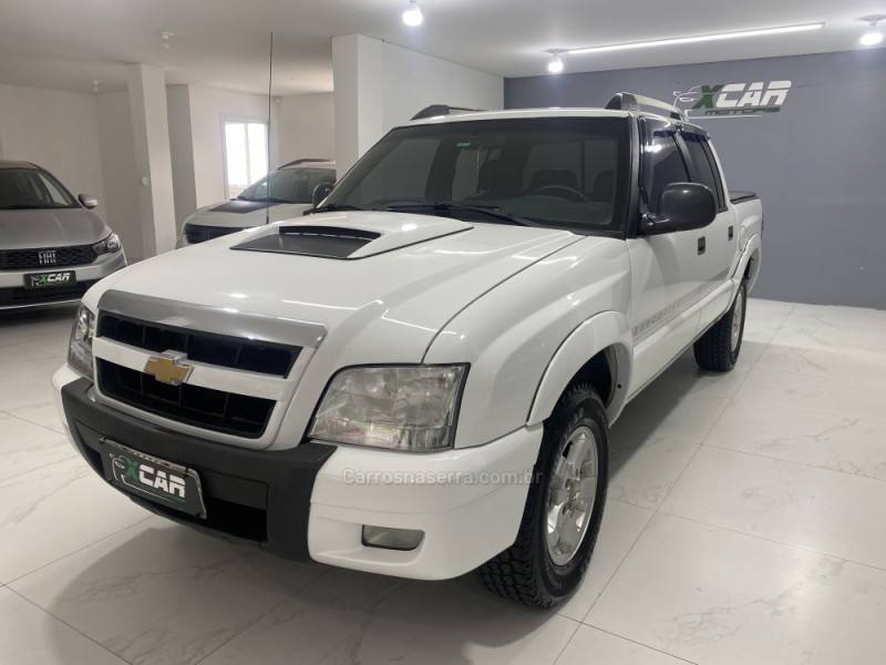 CHEVROLET - S10 2.4 MPFI EXECUTIVE 4X2 CD 8V FLEX 4P MANUAL - 2011/2011 - Branca - R$ 68.900,00