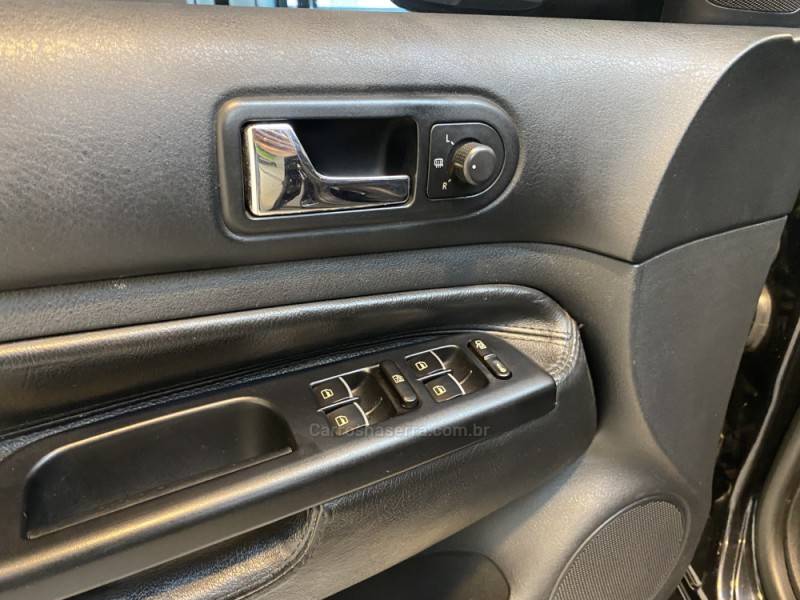 VOLKSWAGEN - BORA 2.0 MI COMFORTLINE 8V 4P AUTOMÁTICO - 2008/2009 - Preta - R$ 39.900,00